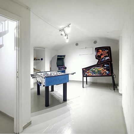Game House In The Center Apartman Milánó Kültér fotó