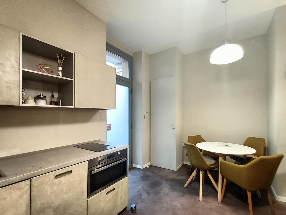 Game House In The Center Apartman Milánó Kültér fotó